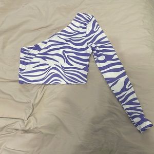 One shoulder cropped shirt size small